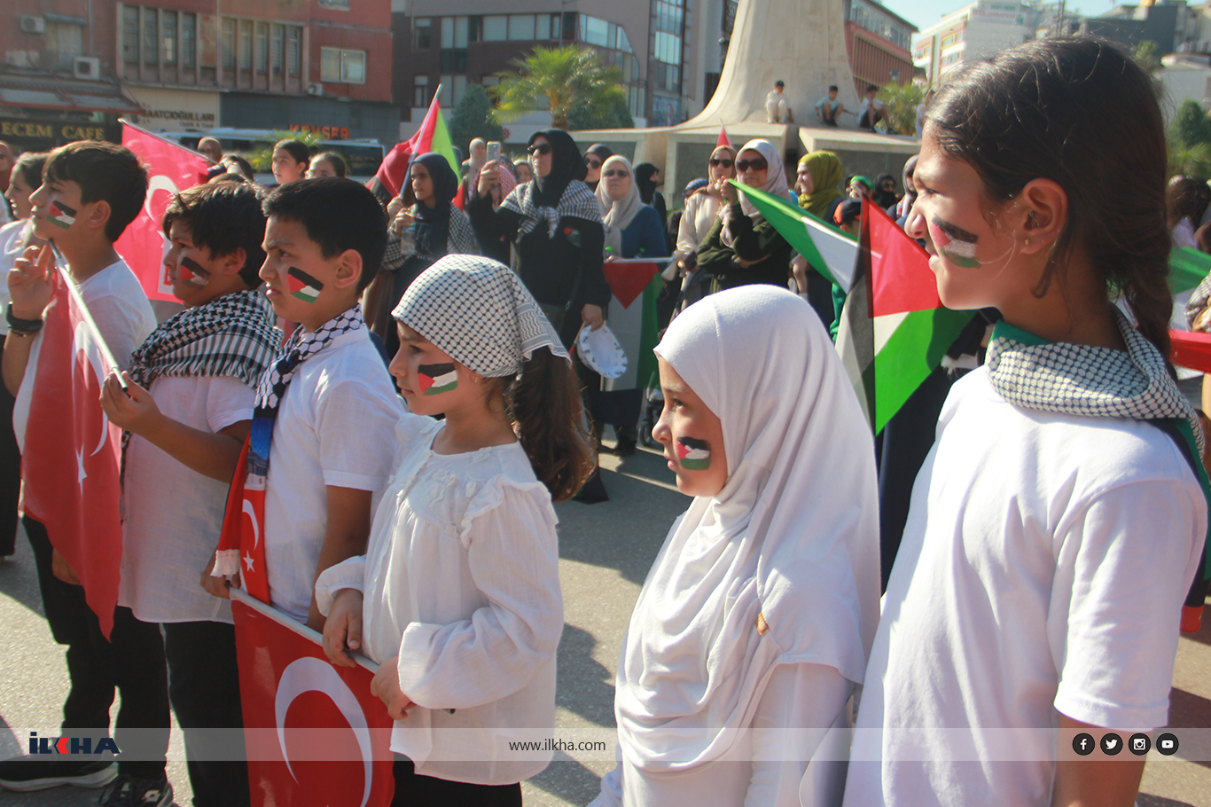 Adanalı anneler ve çocuklardan Gazze’ye destek yürüyüşü
