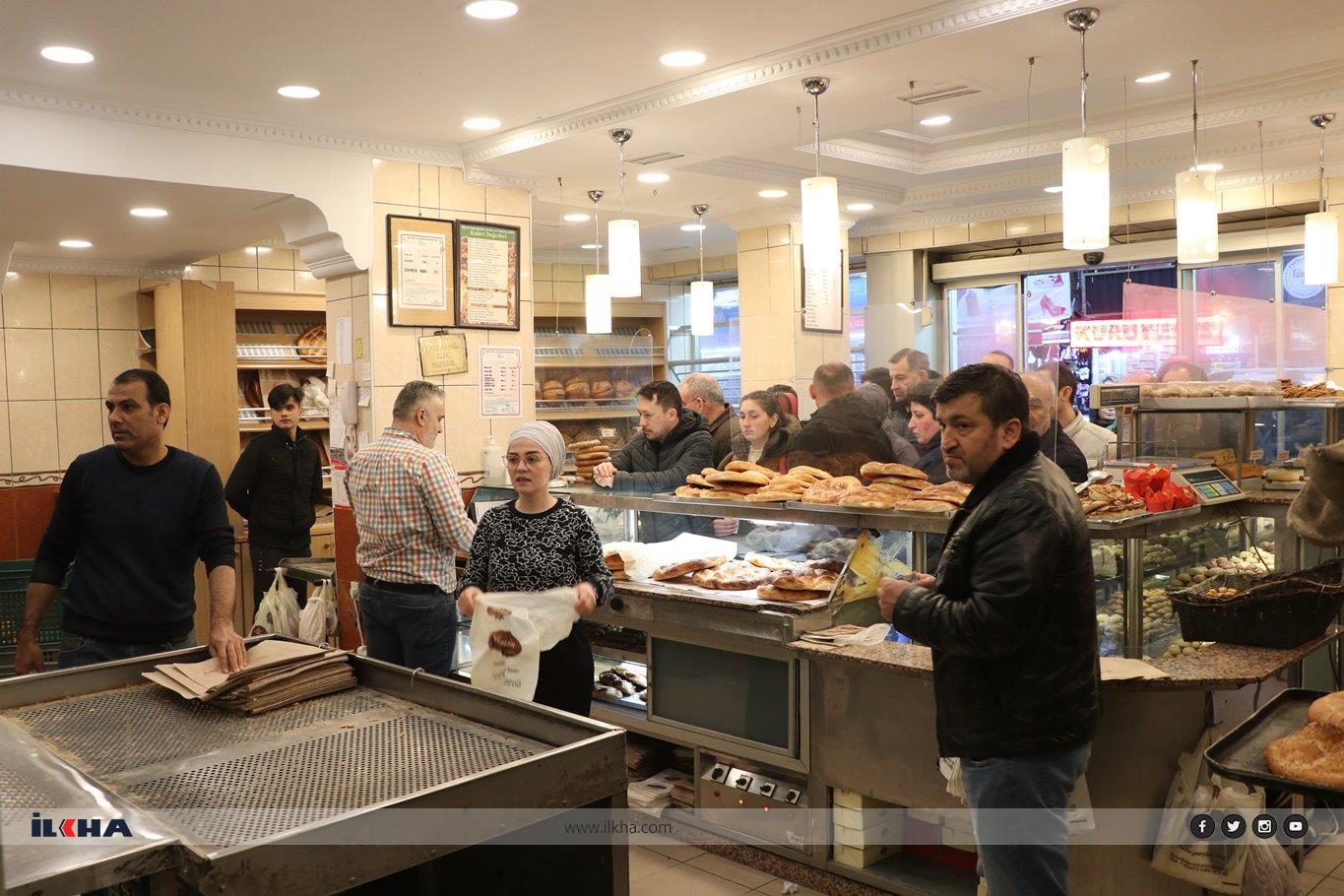 Fırıncıların Ramazan yoğunluğu: Gün boyunca dinlenmeden pide çıkarıyorlar