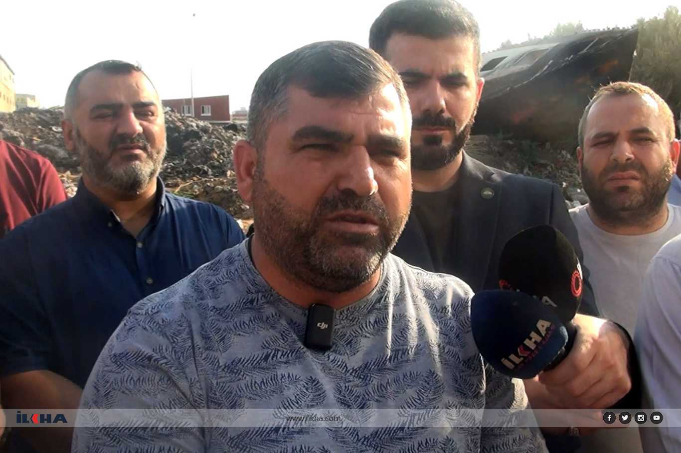 Adana Mobilyacılar Sitesi esnafı, çöp ve altyapı sorunlarına tepki gösterdi Adana Mobilyacılar Sitesi esnafı, çöp ve altyapı sorunlarına tepki gösterdi