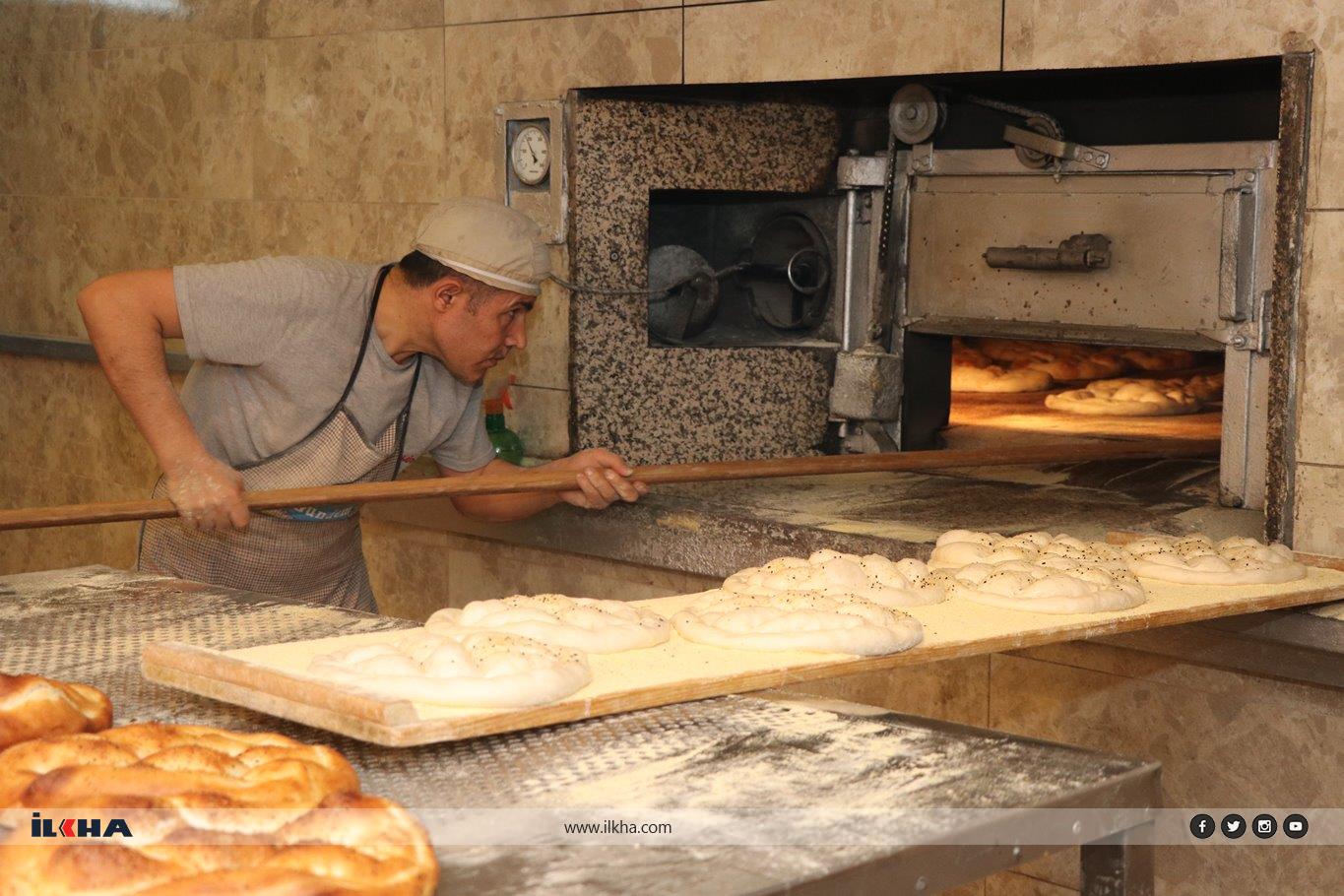 Fırıncıların Ramazan yoğunluğu: Gün boyunca dinlenmeden pide çıkarıyorlar