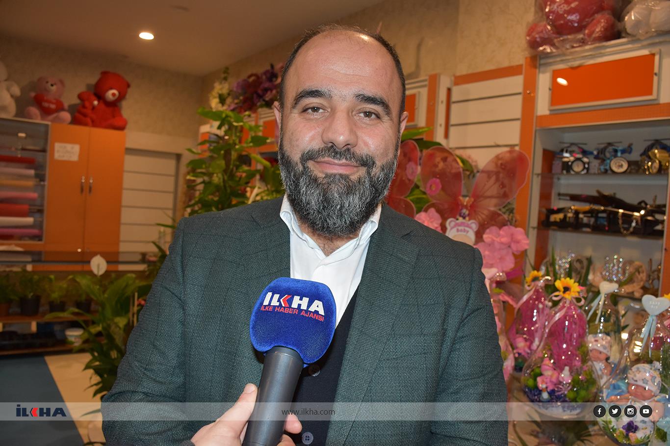 İlahiyatçı-Yazar Bulut: Namazsız Müslüman şarjsız telefon gibidir İlahiyatçı-Yazar Bulut: Namazsız Müslüman şarjsız telefon gibidir