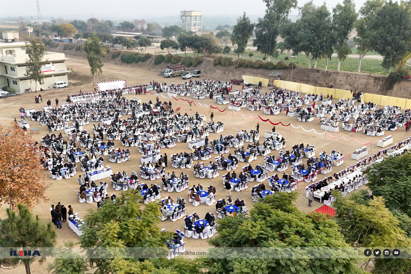 Pakistan'da toplu düğün: 43 çift evlendi