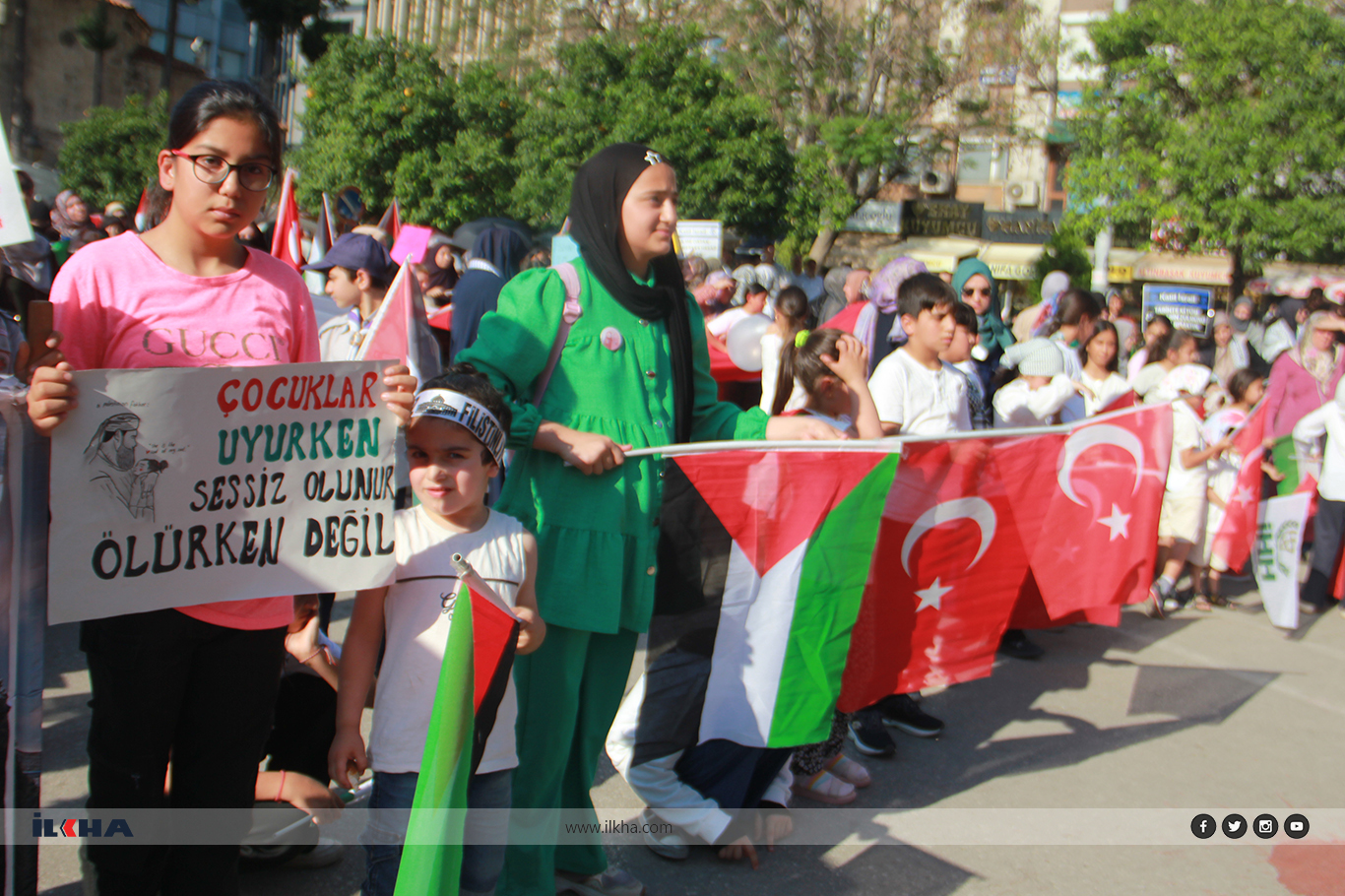 Adanalı anneler ve çocuklardan Gazze’ye destek yürüyüşü