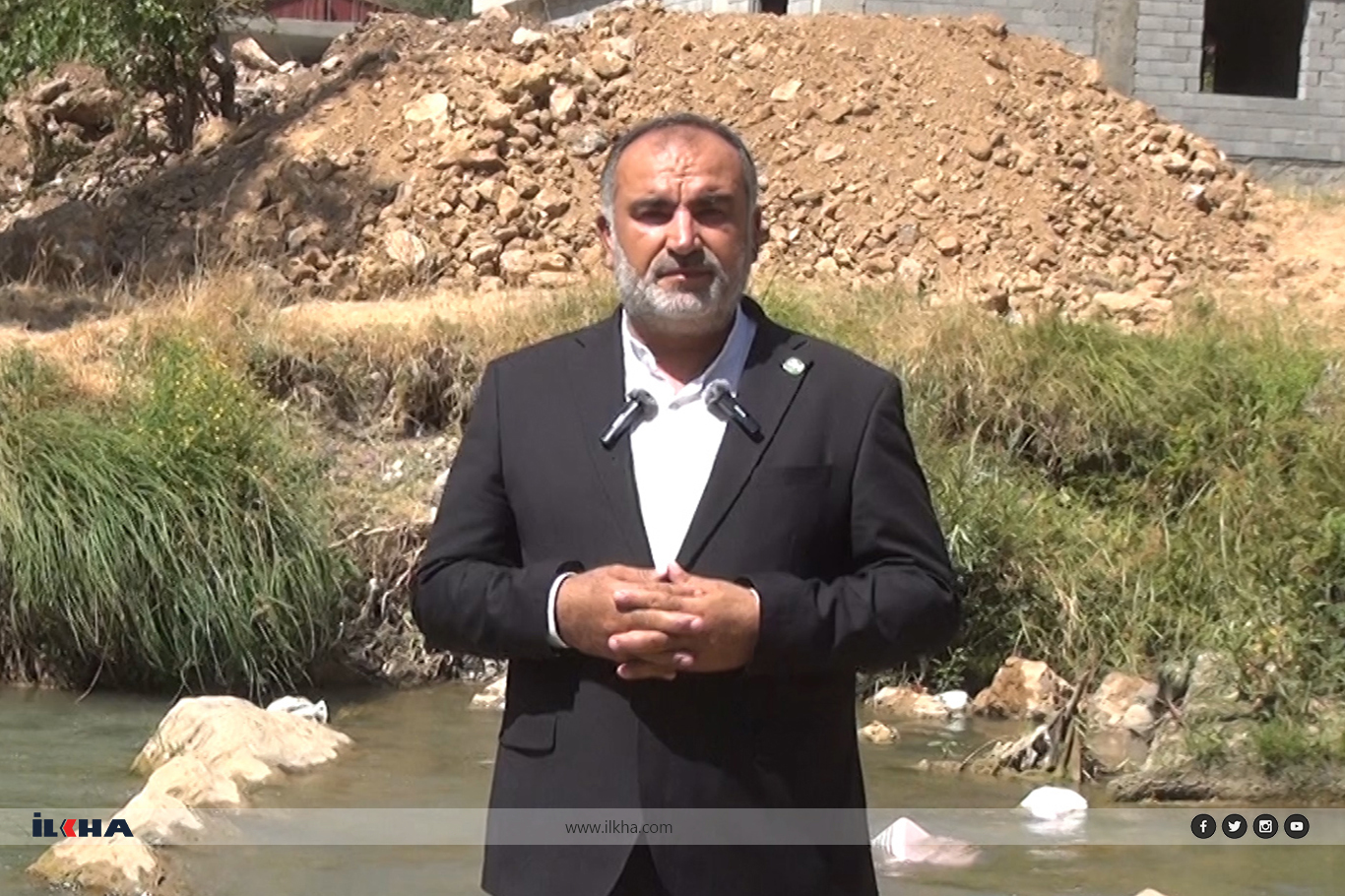 Beytüşşebap köylerinde toplanmayan çöpler dereleri kirletiyor Beytüşşebap köylerinde toplanmayan çöpler dereleri kirletiyor