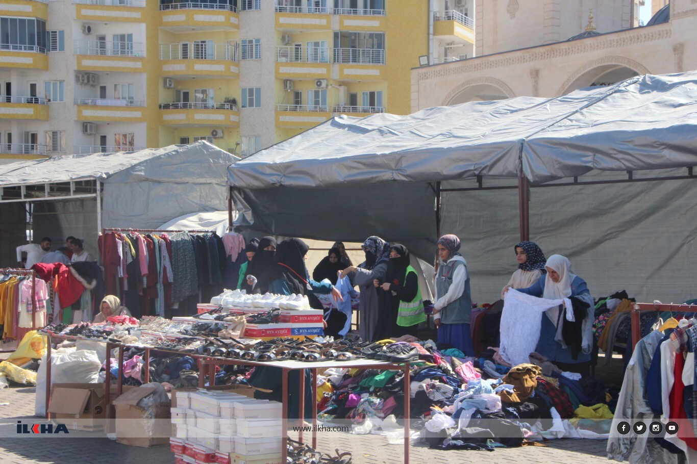 Kızıltepe Umut Kervanı'ndan ihtiyaç sahiplerine yönelik kermes Kızıltepe Umut Kervanı'ndan ihtiyaç sahiplerine yönelik kermes