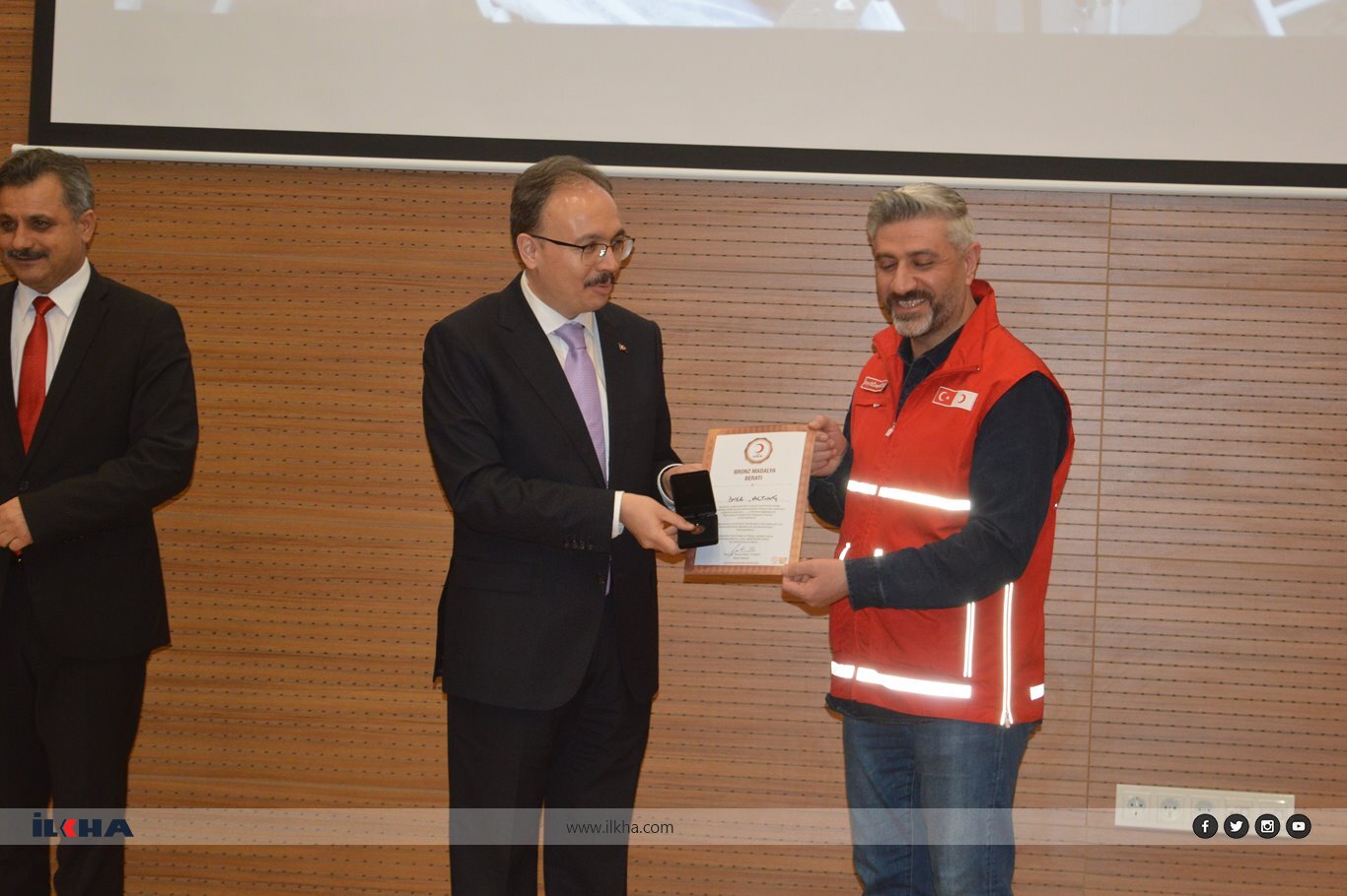 Siirt'te kan bağışçılarına madalya verildi