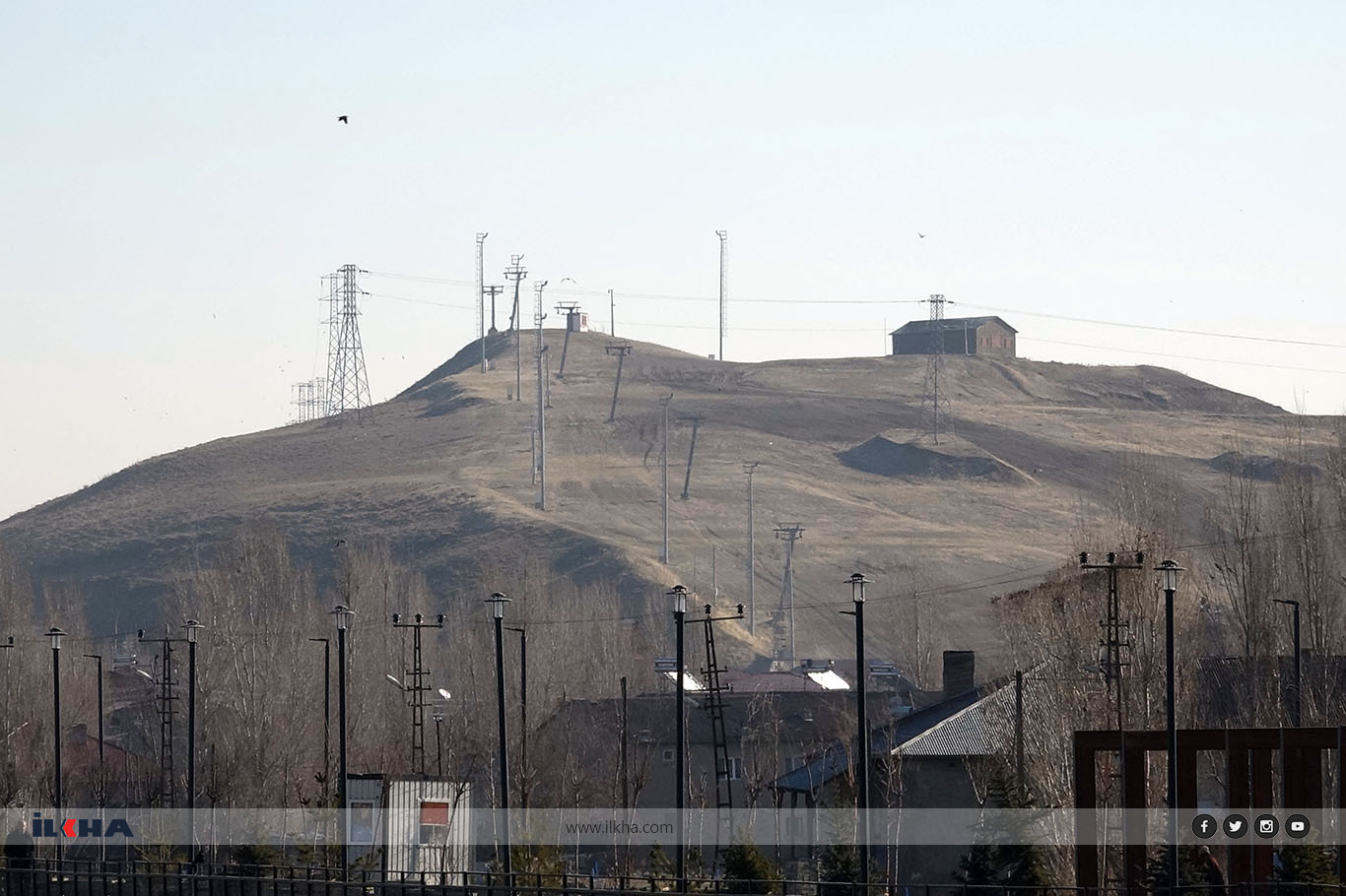 Ağrı’da iki mevsim bir arada, zirveler beyaz, şehir güneşli