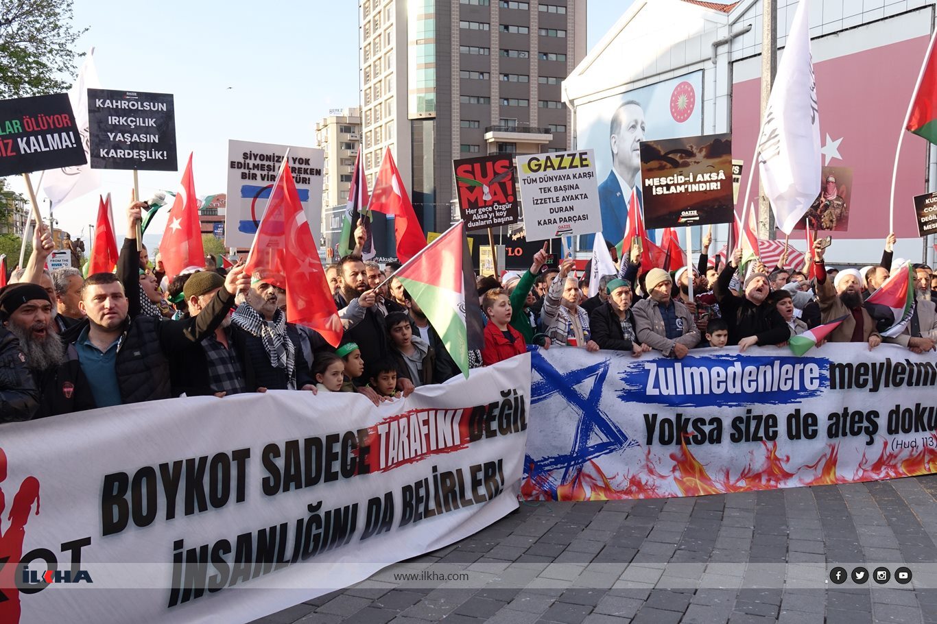 Bursa'da binlerce kişi Gazze'ye destek için yürüdü