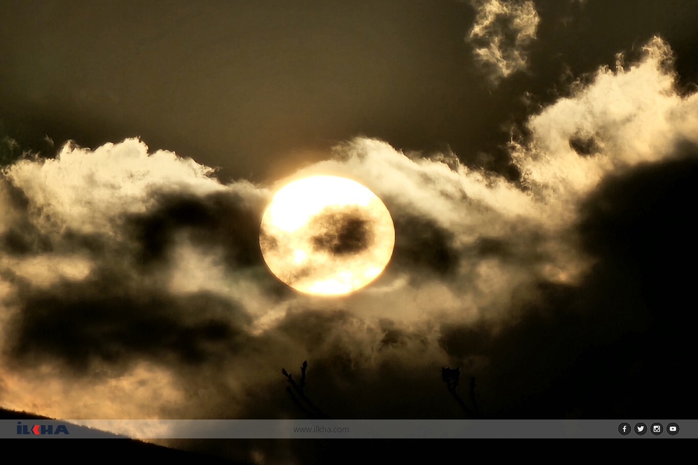 Bursa’da bulutlar arasında gün batımı görsel şölen sundu