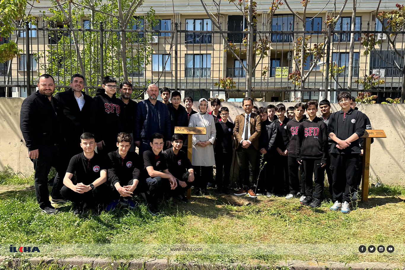 Filistinli çocukların çınarı İstanbul'da yeşeriyor Filistinli çocukların çınarı İstanbul'da yeşeriyor