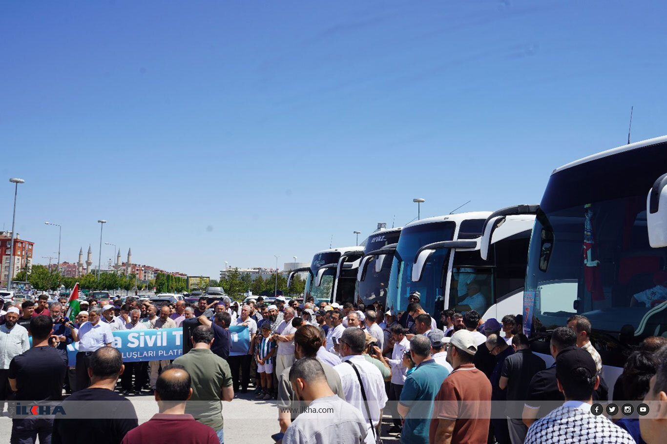 Konya'dan Ankara'ya "İnsani Koridor" konvoyu yola çıktı Konya'dan Ankara'ya "İnsani Koridor" konvoyu yola çıktı