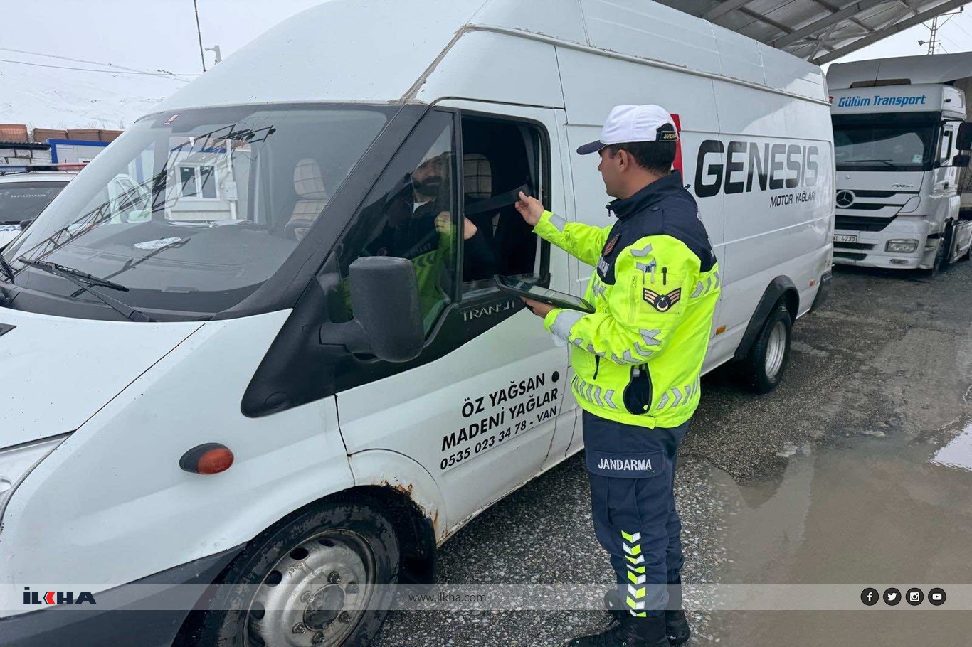 Ağrı'da gerçekleştirilen trafik denetimde 7 kişi gözaltına alındı Ağrı'da gerçekleştirilen trafik denetimde 7 kişi gözaltına alındı