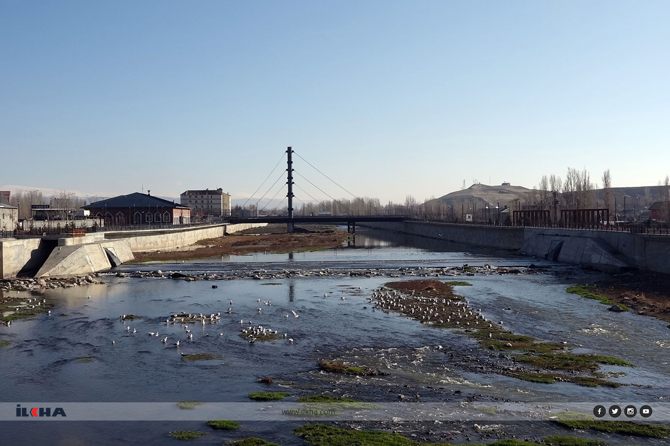 Ağrı’da iki mevsim bir arada, zirveler beyaz, şehir güneşli