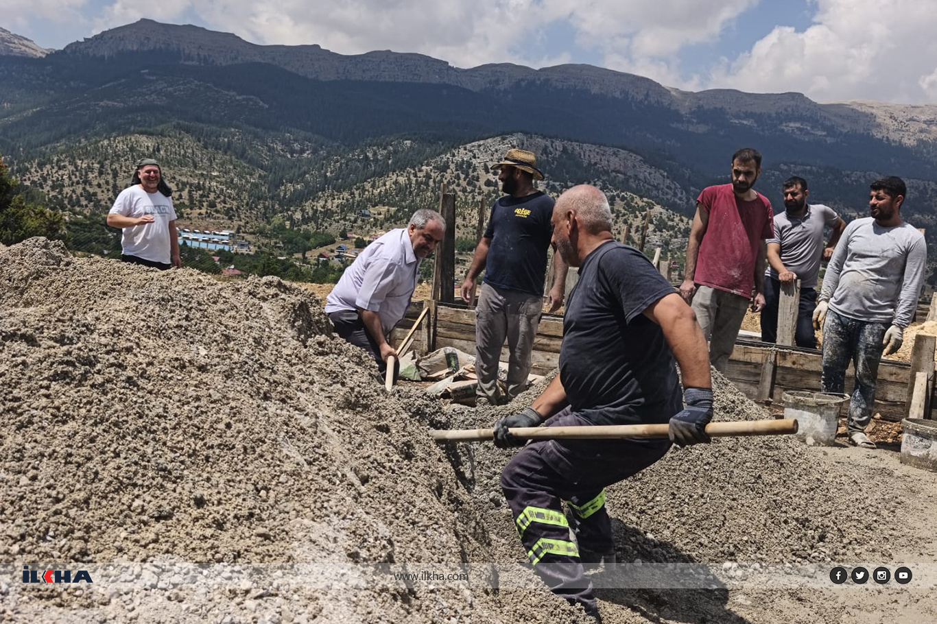 HÜDA PAR Milletvekili Faruk Dinç Mersin’de esnaf ve vatandaşlarla buluştu HÜDA PAR Milletvekili Faruk Dinç Mersin’de esnaf ve vatandaşlarla buluştu
