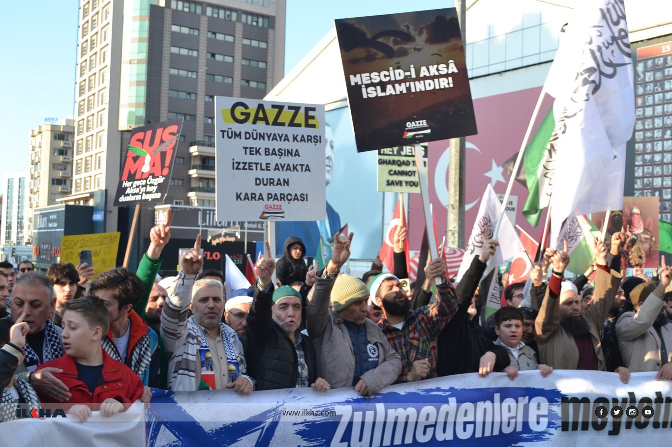 Bursa'da binlerce kişi Gazze'ye destek için yürüdü