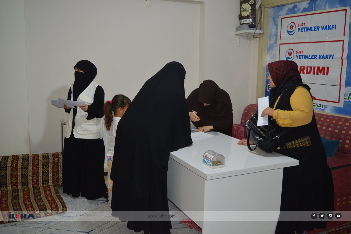 Yetimler Vakfı, Siirt’te yetim ailelere bayram harçlığı dağıttı