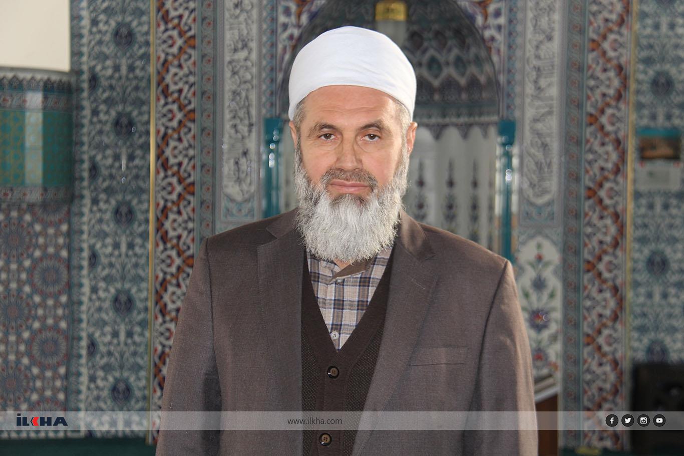 İslam'ın sembolleriyle alay etmenin hükmü nedir?