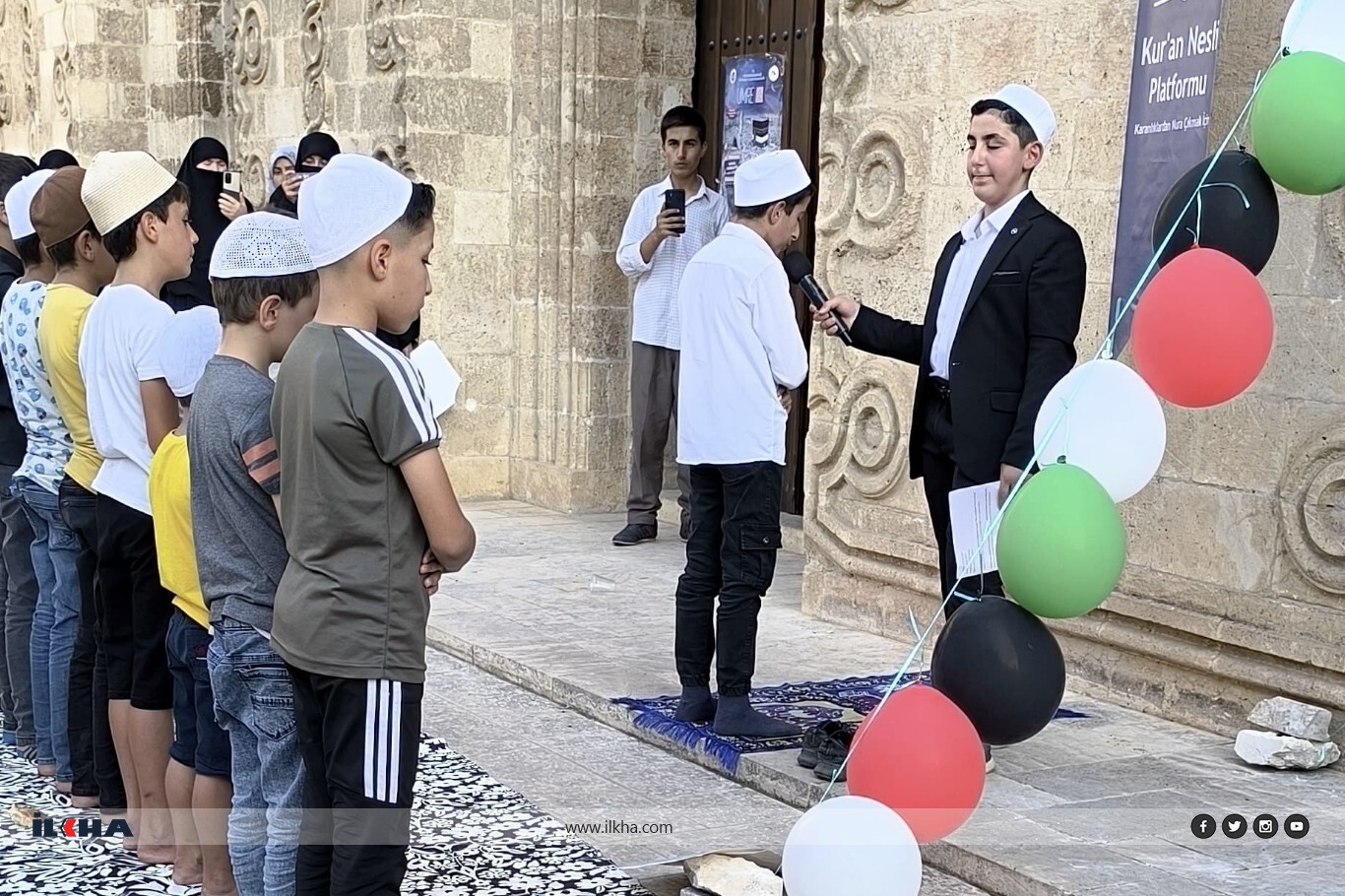 Kızıltepe’de onlarca kız ve erkek öğrenci ‘Hayat Namazla Güzeldir’ dedi Kızıltepe’de onlarca kız ve erkek öğrenci ‘Hayat Namazla Güzeldir’ dedi