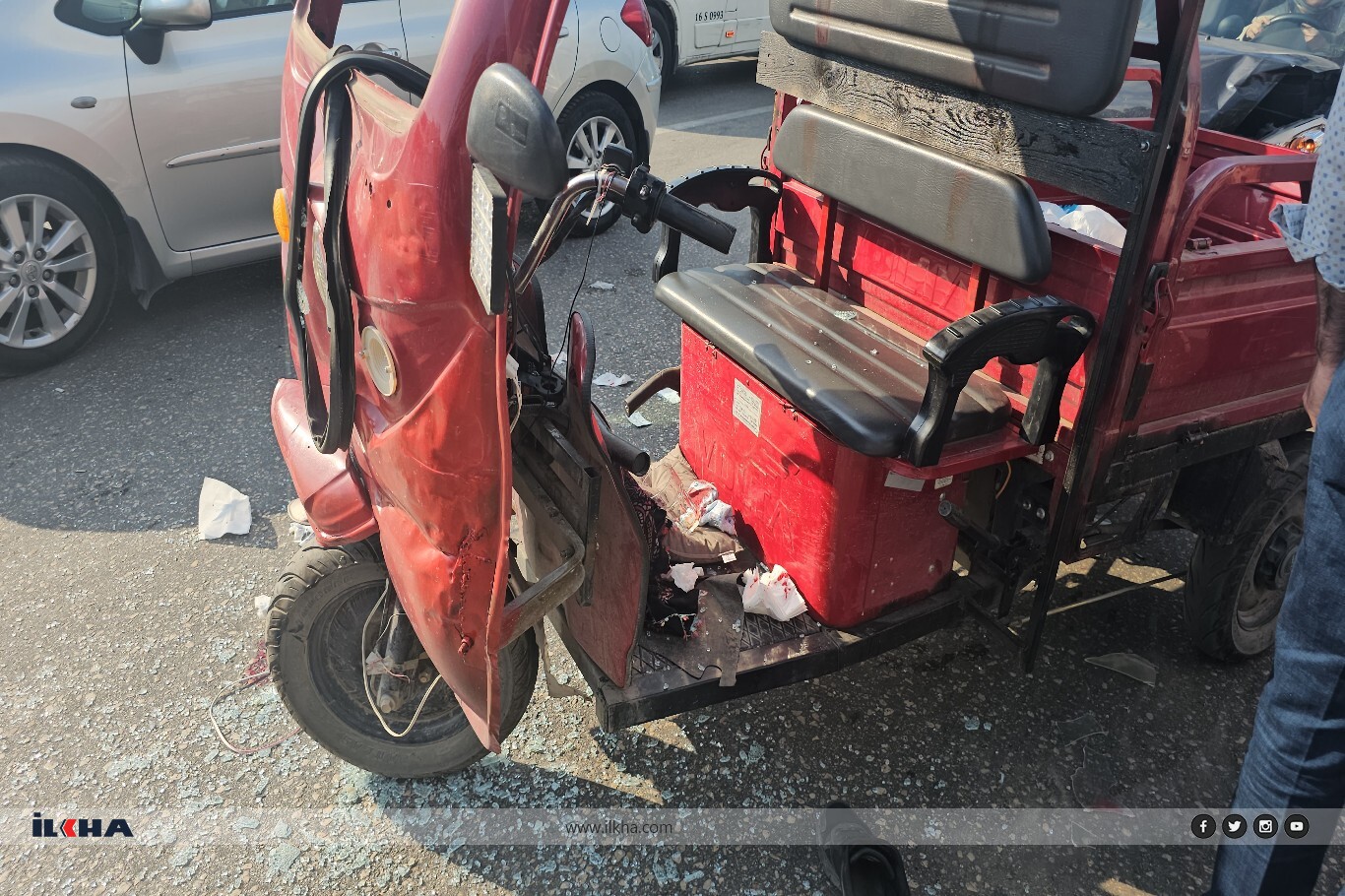 Bursa'da trafik kazası: 2 yaralı Bursa'da trafik kazası: 2 yaralı