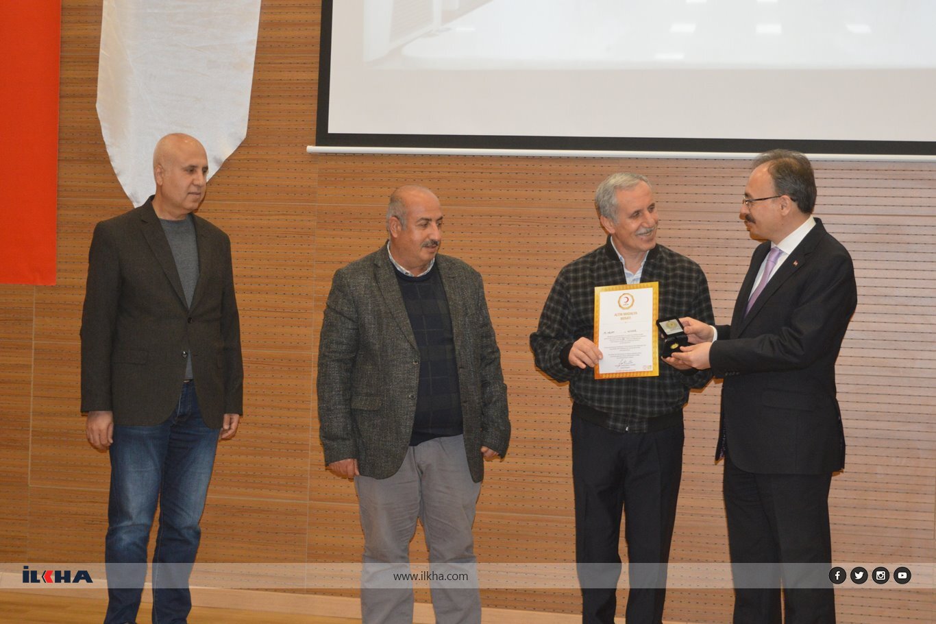 Siirt'te kan bağışçılarına madalya verildi