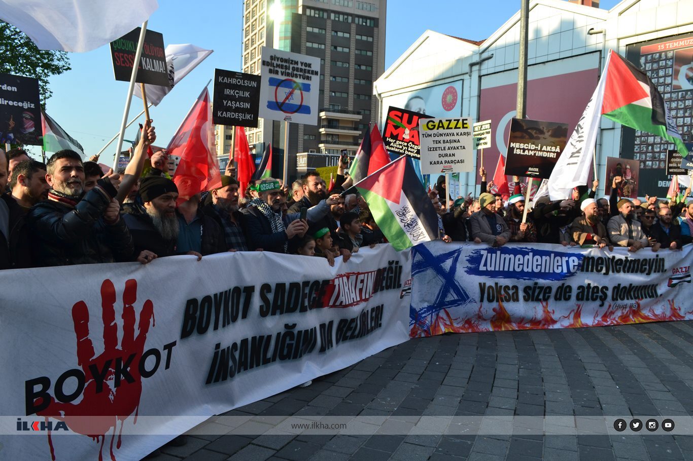 Bursa'da binlerce kişi Gazze'ye destek için yürüdü