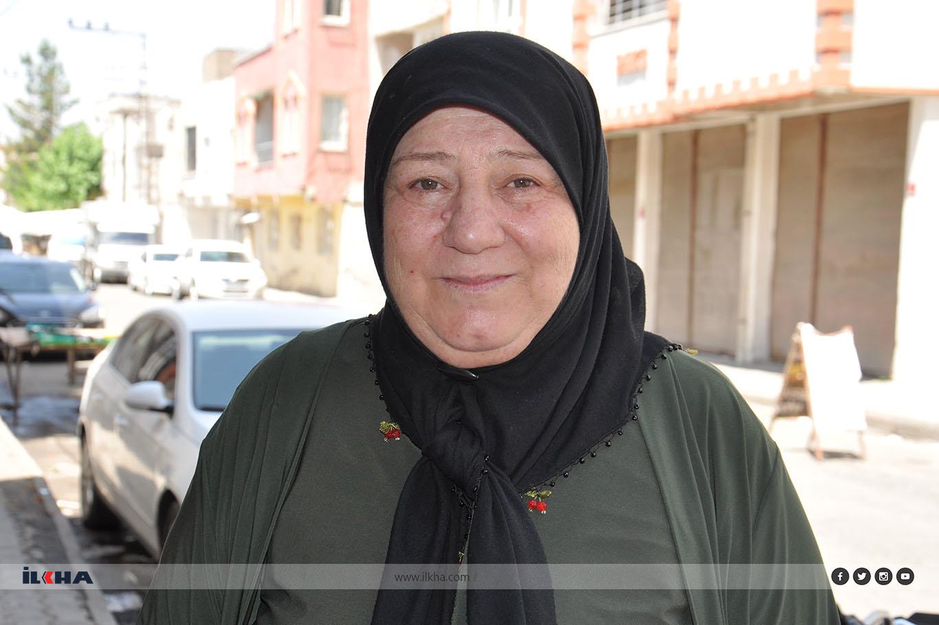 Suriyeli ekmek ustası 10 yıldır tandırda lavaş ekmeği pişirerek geçimini sağlıyor Suriyeli ekmek ustası 10 yıldır tandırda lavaş ekmeği pişirerek geçimini sağlıyor