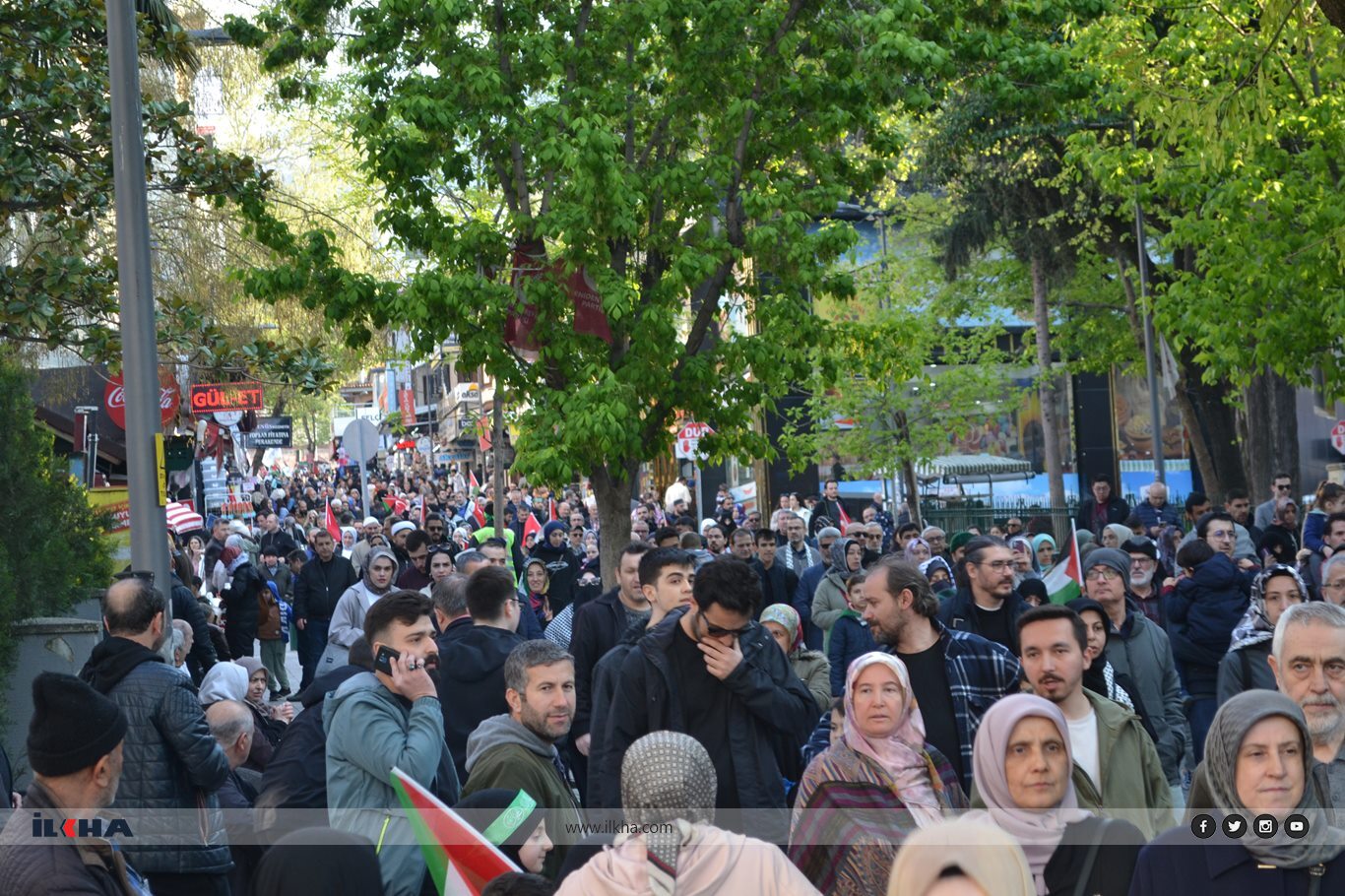 Bursa'da binlerce kişi Gazze'ye destek için yürüdü