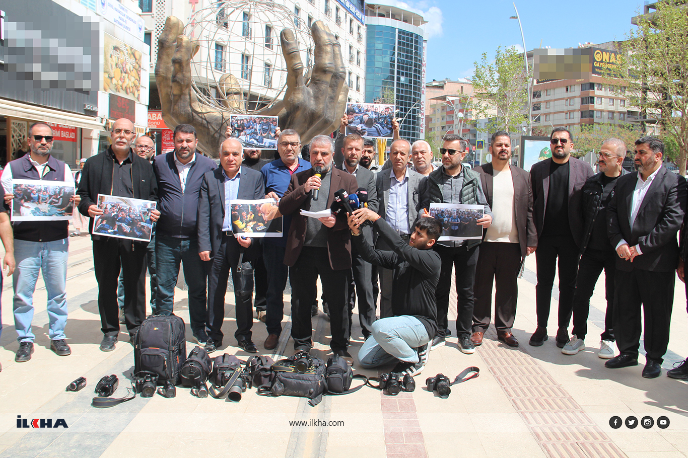 Gazeteciler, Gazze'de meslektaşlarının katledilmesini protesto ettiler Gazeteciler, Gazze'de meslektaşlarının katledilmesini protesto ettiler