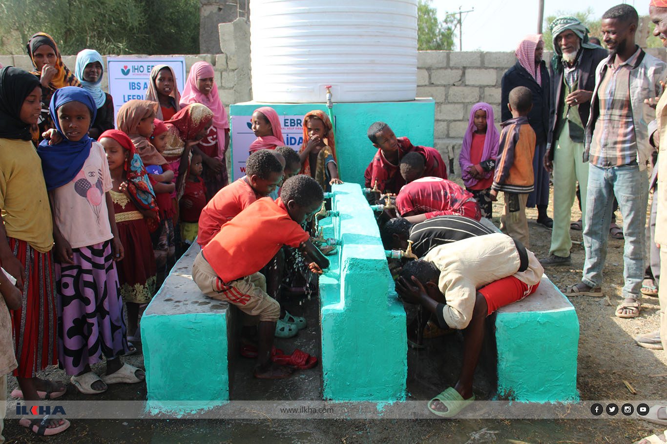 IHO EBRAR, Etiyopya'da su kuyusu açtı, ekmek ve sıcak yemek dağıttı