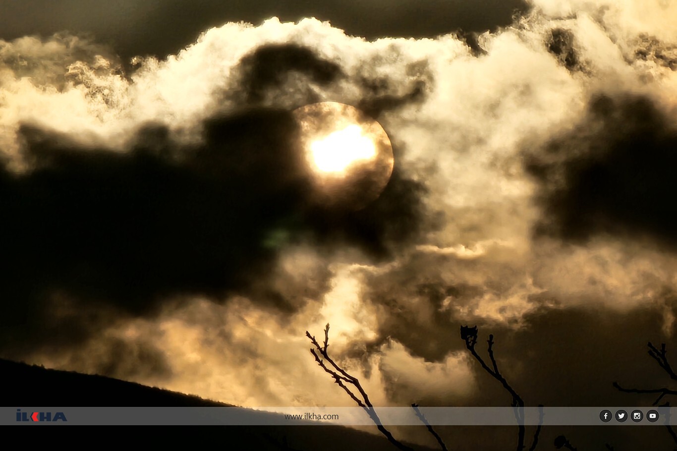 Bursa’da bulutlar arasında gün batımı görsel şölen sundu