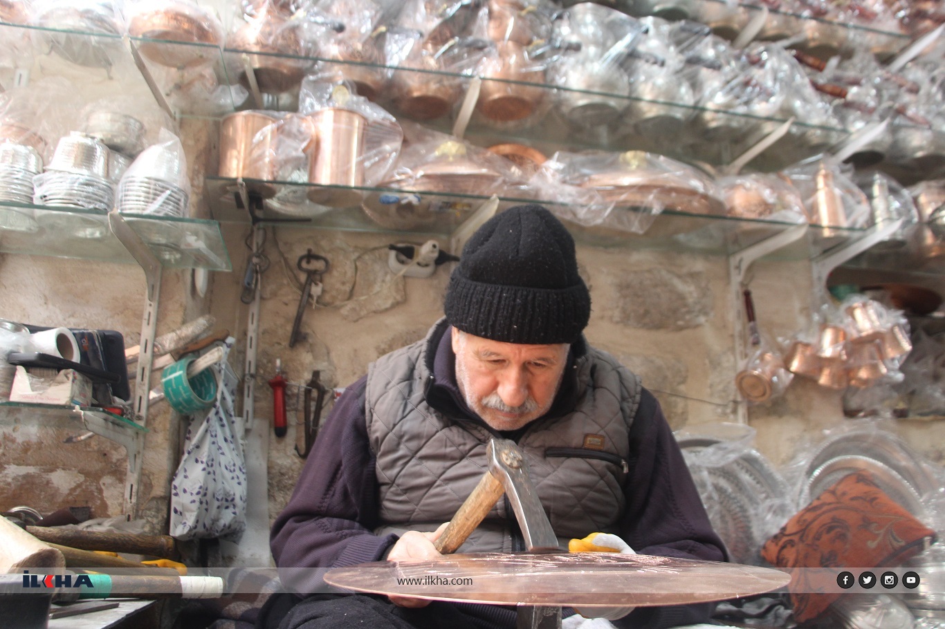 60 yıldır bakıra şekil veren Nihat Usta: İşin ustası olmak için uzun yılların ömürden gitmesi lazım