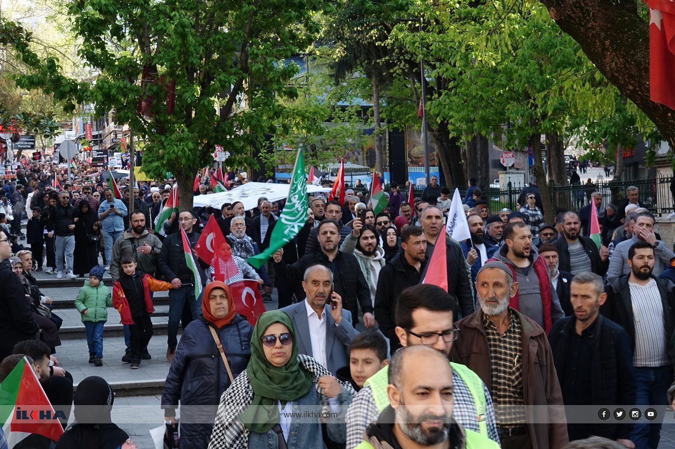 Bursa'da binlerce kişi Gazze'ye destek için yürüdü