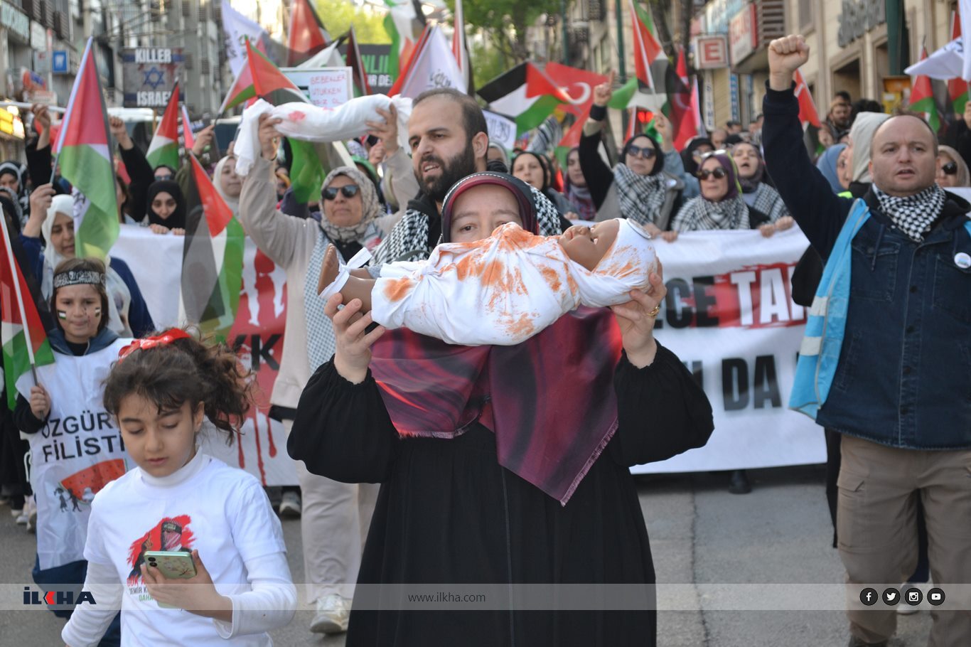 Bursa'da binlerce kişi Gazze'ye destek için yürüdü