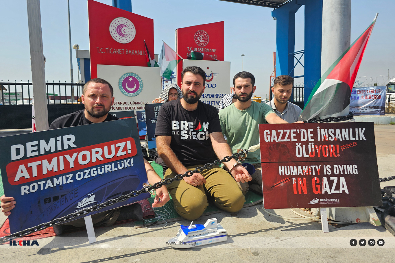 Gazze gemisi nöbeti tutan aktivistler: Burada hukuki ve yasal olmayan bir süreç işliyor Gazze gemisi nöbeti tutan aktivistler: Burada hukuki ve yasal olmayan bir süreç işliyor
