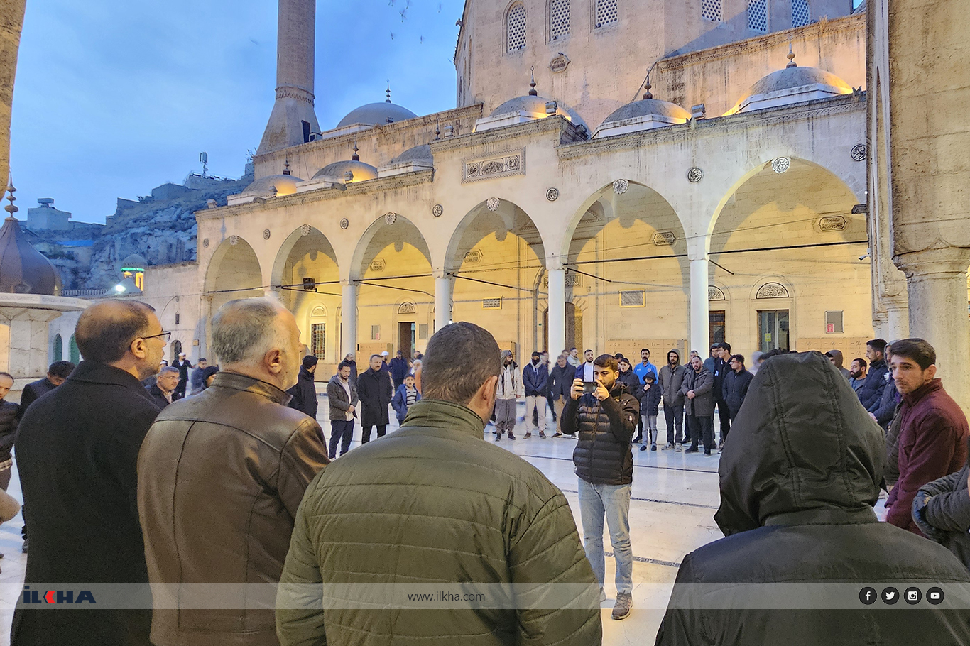 Hür Gençlik sabah namazı buluşmaları devam ediyor Hür Gençlik sabah namazı buluşmaları devam ediyor
