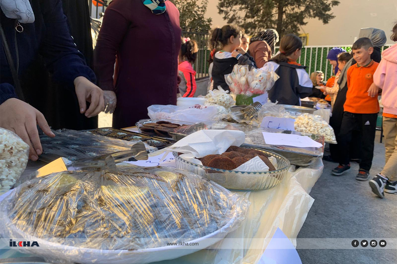 Şanlıurfa’da ‘İyilikte Buluşalım’ kermesi Filistin için düzenlendi Şanlıurfa’da ‘İyilikte Buluşalım’ kermesi Filistin için düzenlendi