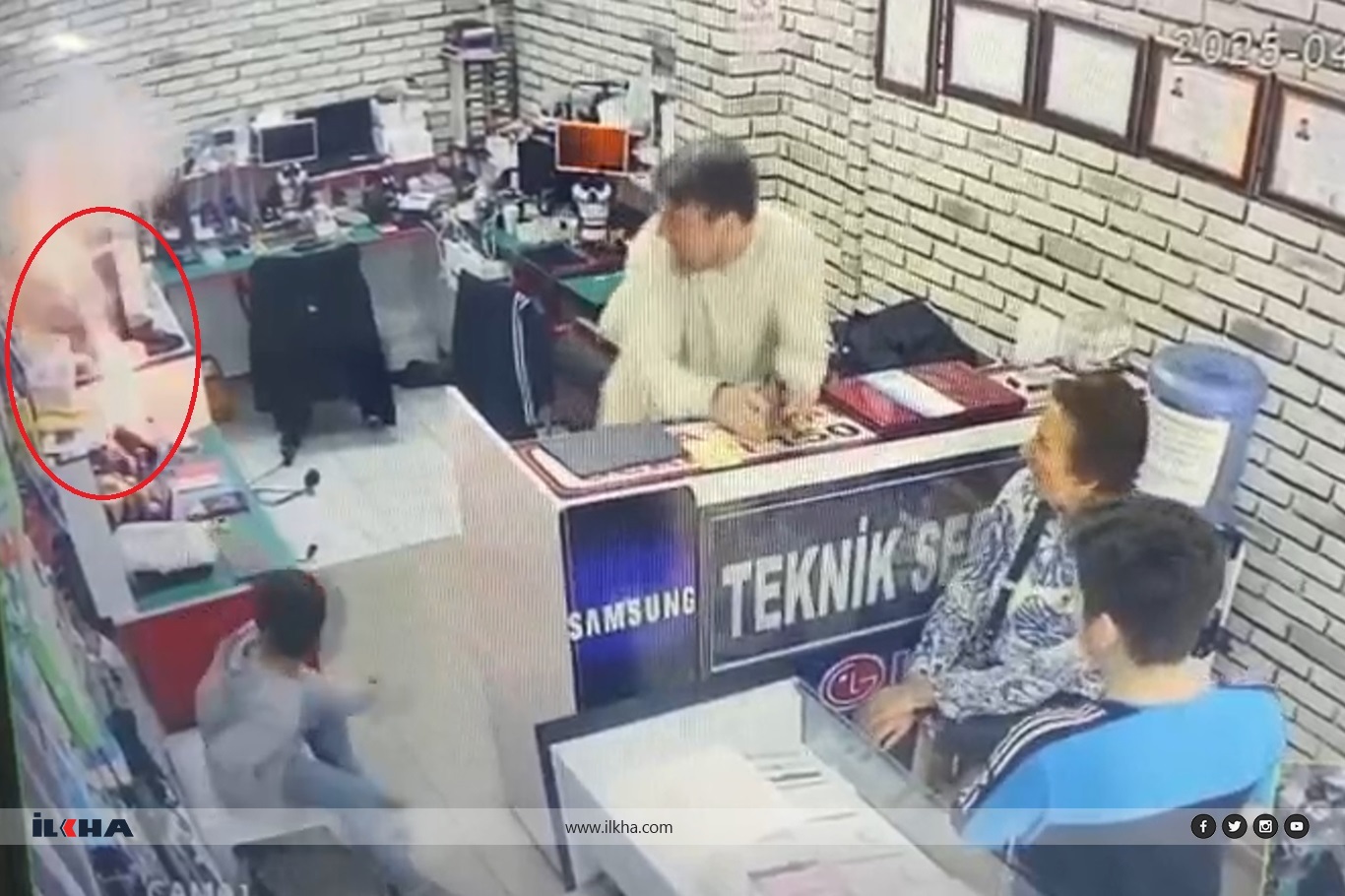 Telefon tamircisinden uyarı: Şişmiş bataryalara dikkat edin! Telefon tamircisinden uyarı: Şişmiş bataryalara dikkat edin!