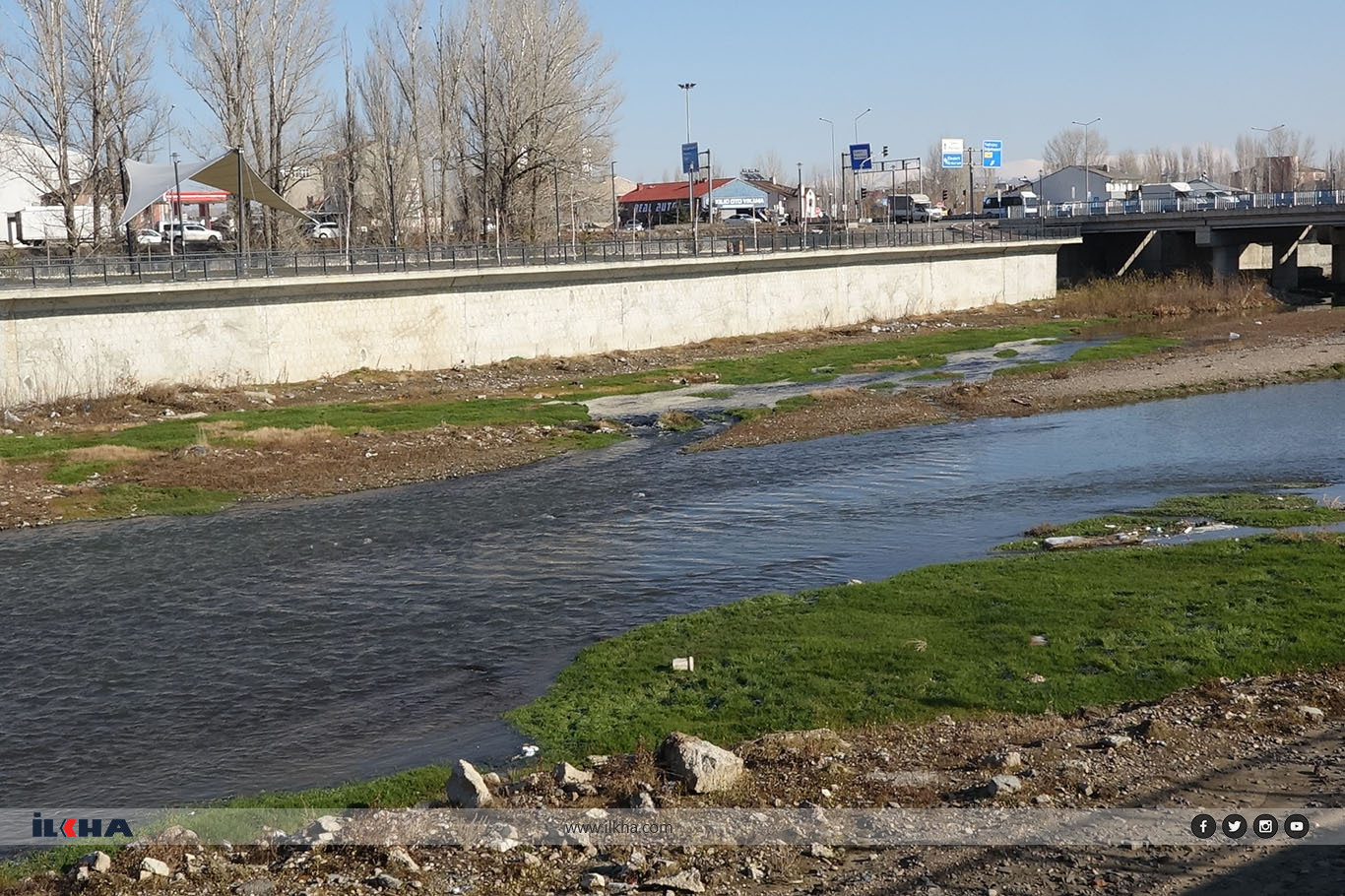 Ağrı’da iki mevsim bir arada, zirveler beyaz, şehir güneşli