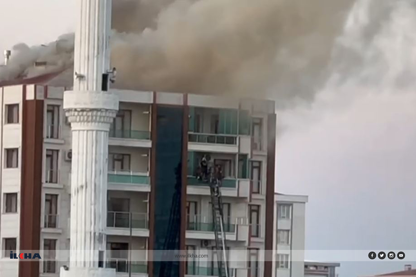 Diyarbakır'da yangın faciası: 2’si çocuk 3 ölü, 14 yaralı Diyarbakır'da yangın faciası: 2’si çocuk 3 ölü, 14 yaralı