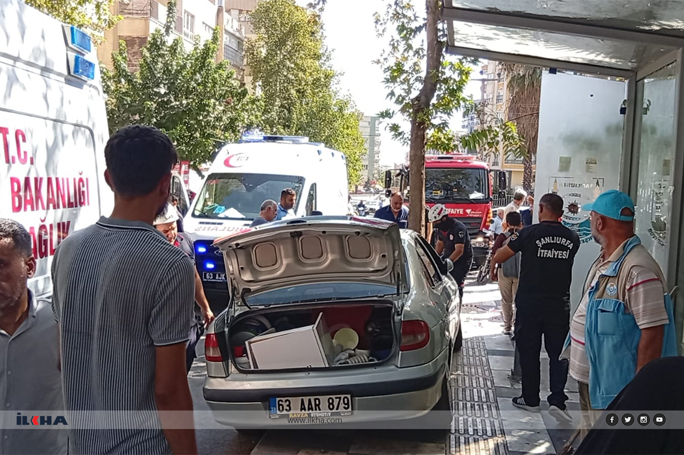 Kontrolden çıkan otomobil durağa daldı: 8 yaşındaki çocuk hayatını kaybetti Kontrolden çıkan otomobil durağa daldı: 8 yaşındaki çocuk hayatını kaybetti