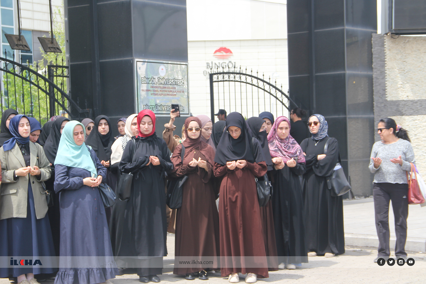 Bingöl Üniversitesi kulüplerinden Vicdan Gemisi’ne saldırıya tepki Bingöl Üniversitesi kulüplerinden Vicdan Gemisi’ne saldırıya tepki