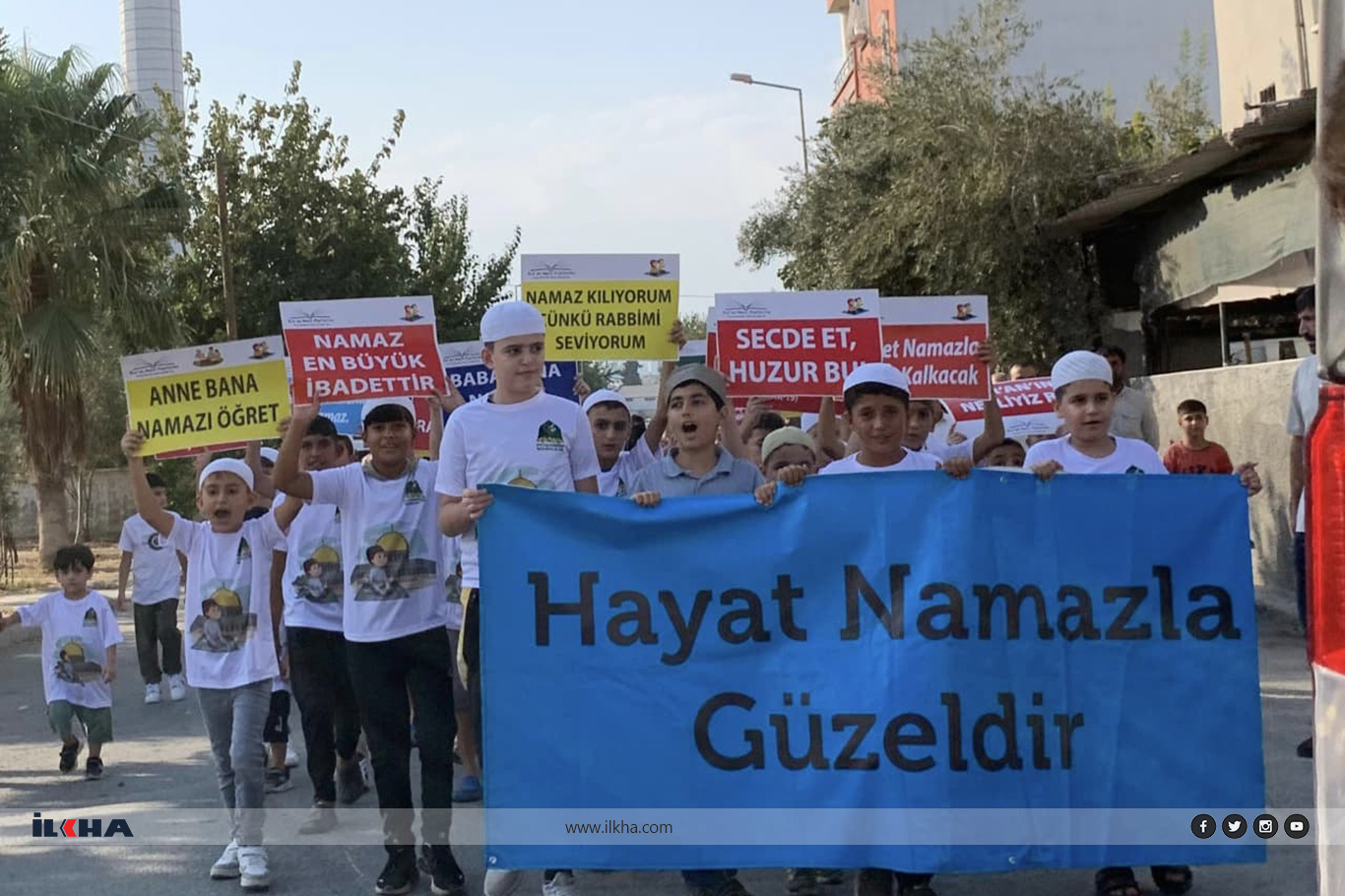 Mersin'de “Hayat Namazla Güzeldir” etkinliği düzenlendi Mersin'de “Hayat Namazla Güzeldir” etkinliği düzenlendi
