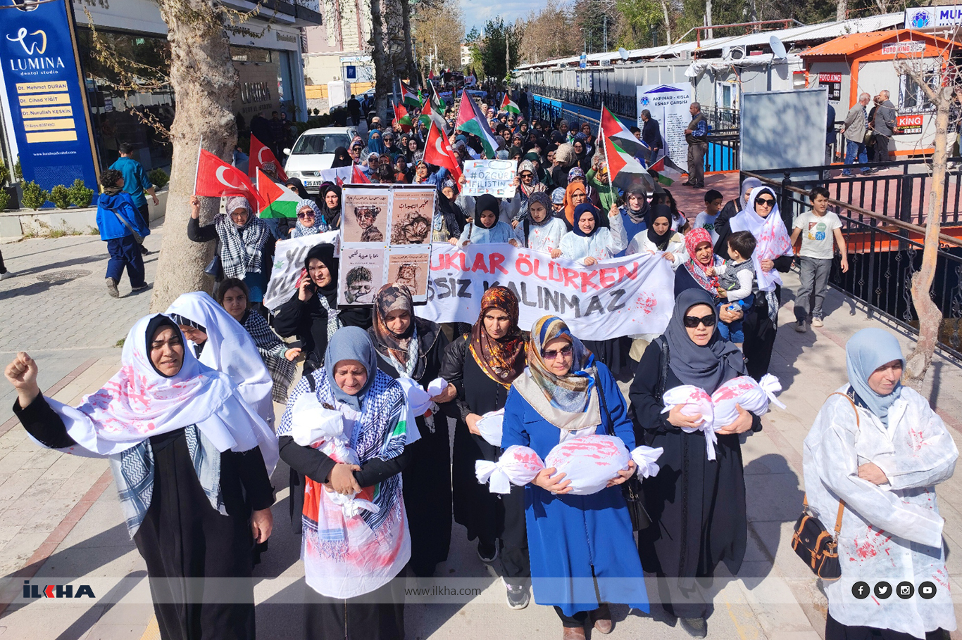 Gazze'deki soykırım Malatya'da protesto edildi Gazze'deki soykırım Malatya'da protesto edildi