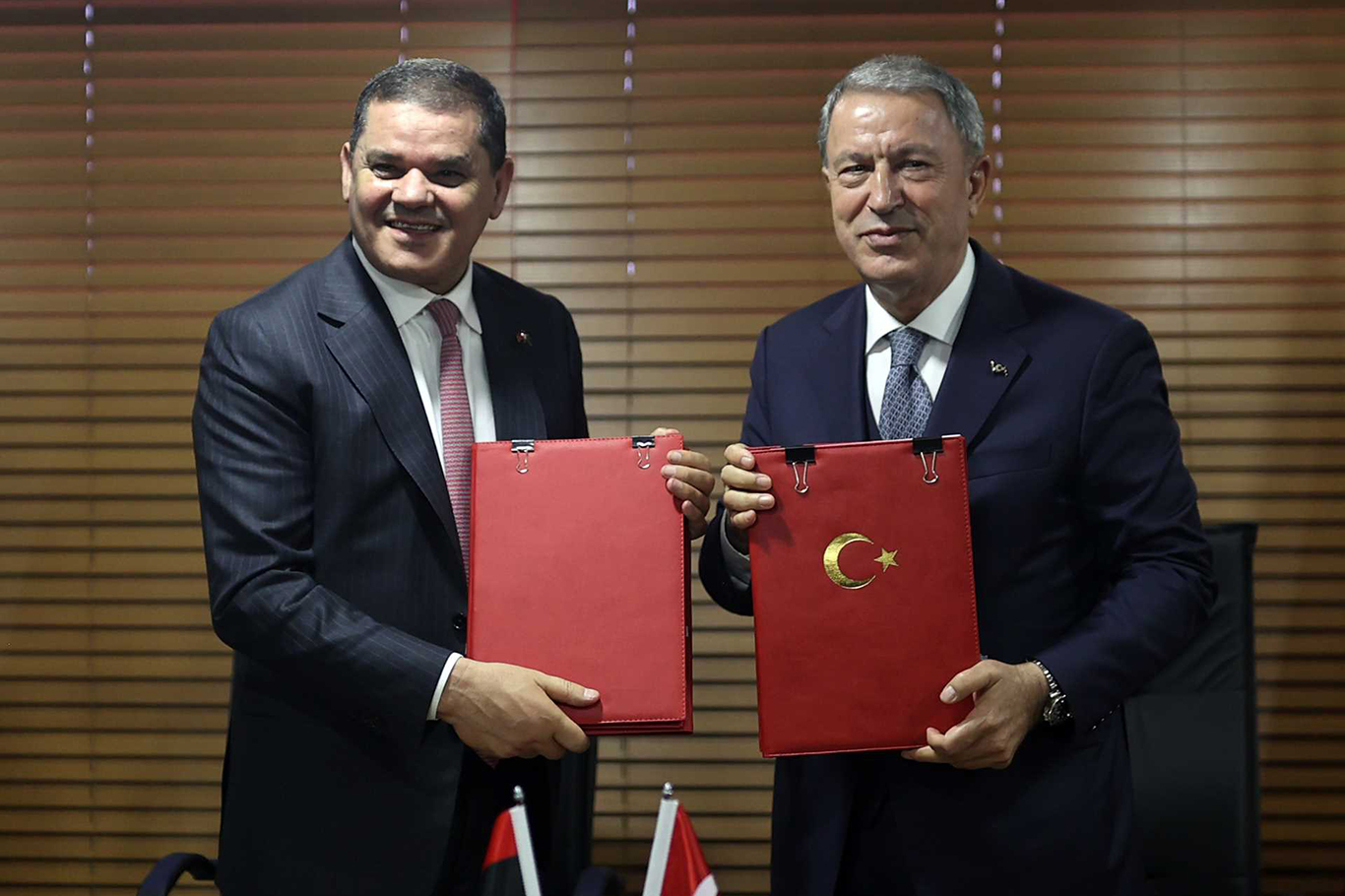 Türkiye ve Libya 2 savunma işbirliği anlaşması imzaladı Türkiye ve Libya 2 savunma işbirliği anlaşması imzaladı