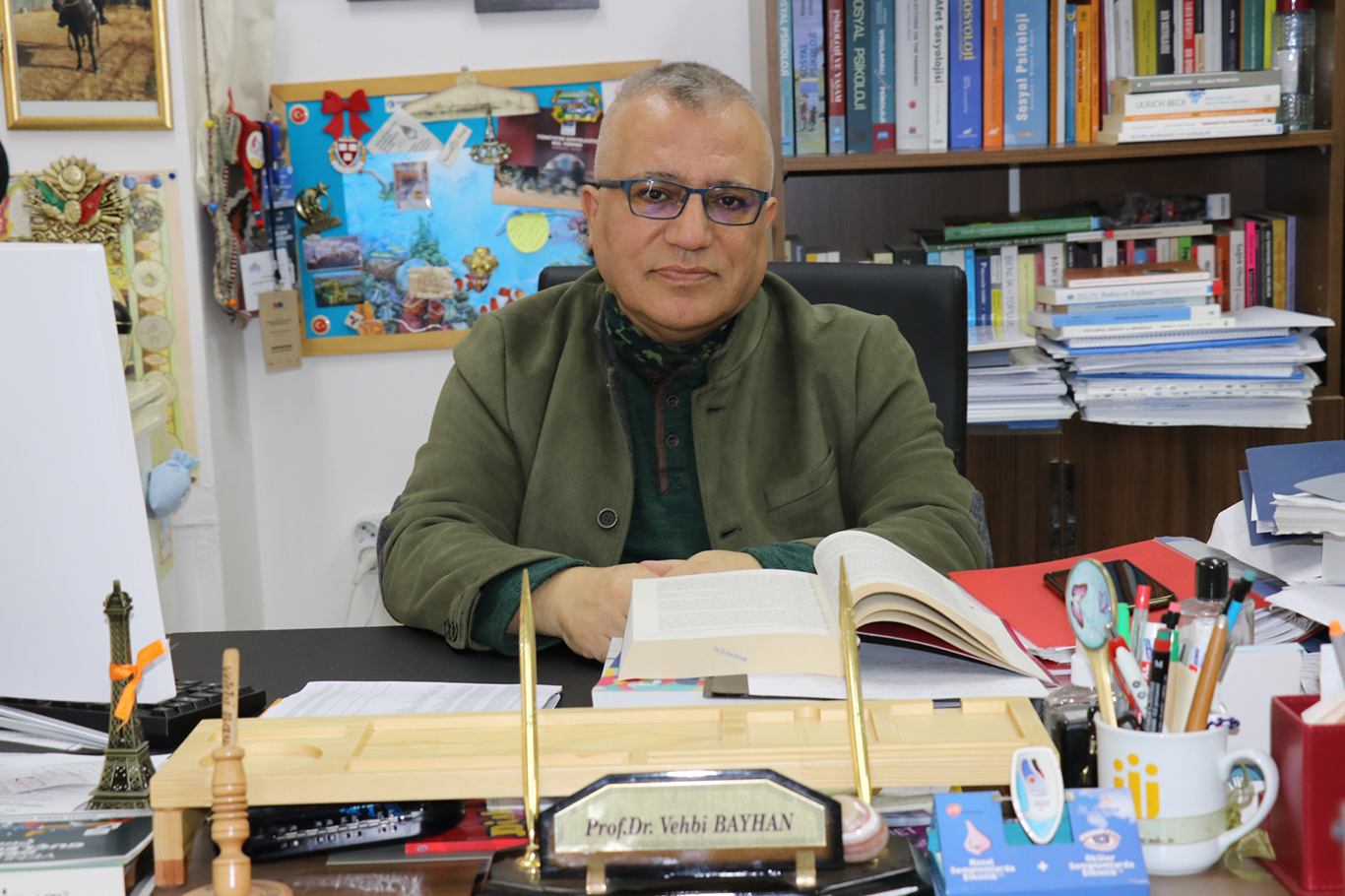 Prof. Dr. Vehbi Bayhan: Evli olmak toplumda bir statü göstergesi Prof. Dr. Vehbi Bayhan: Evli olmak toplumda bir statü göstergesi
