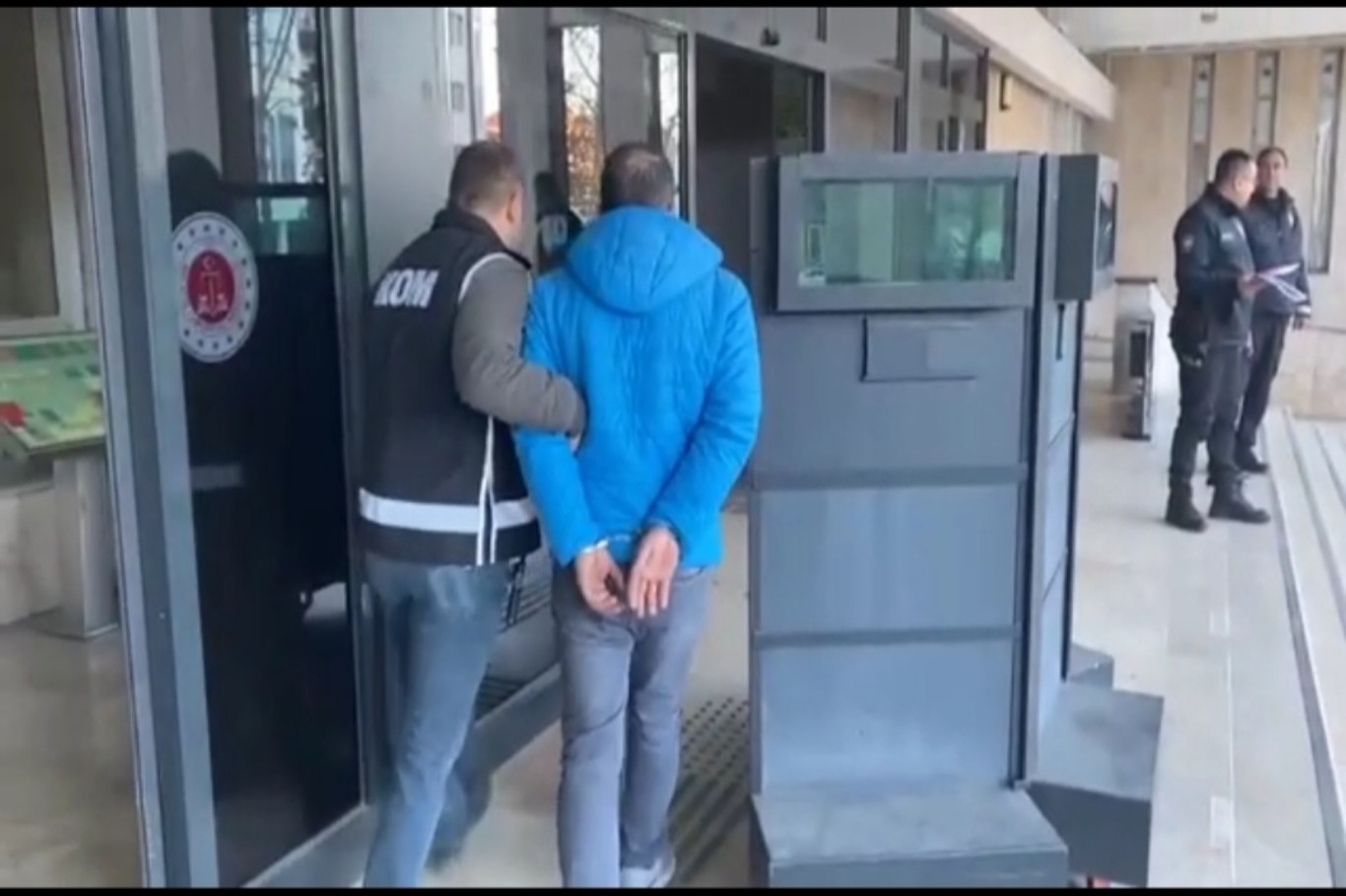 Malatya’da "sahte ehliyet" operasyonu: 3 gözaltı Malatya’da "sahte ehliyet" operasyonu: 3 gözaltı
