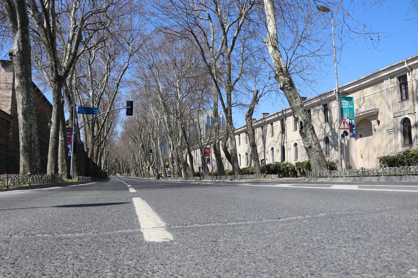 İstanbul'da bazı yollar trafiğe kapatıldı