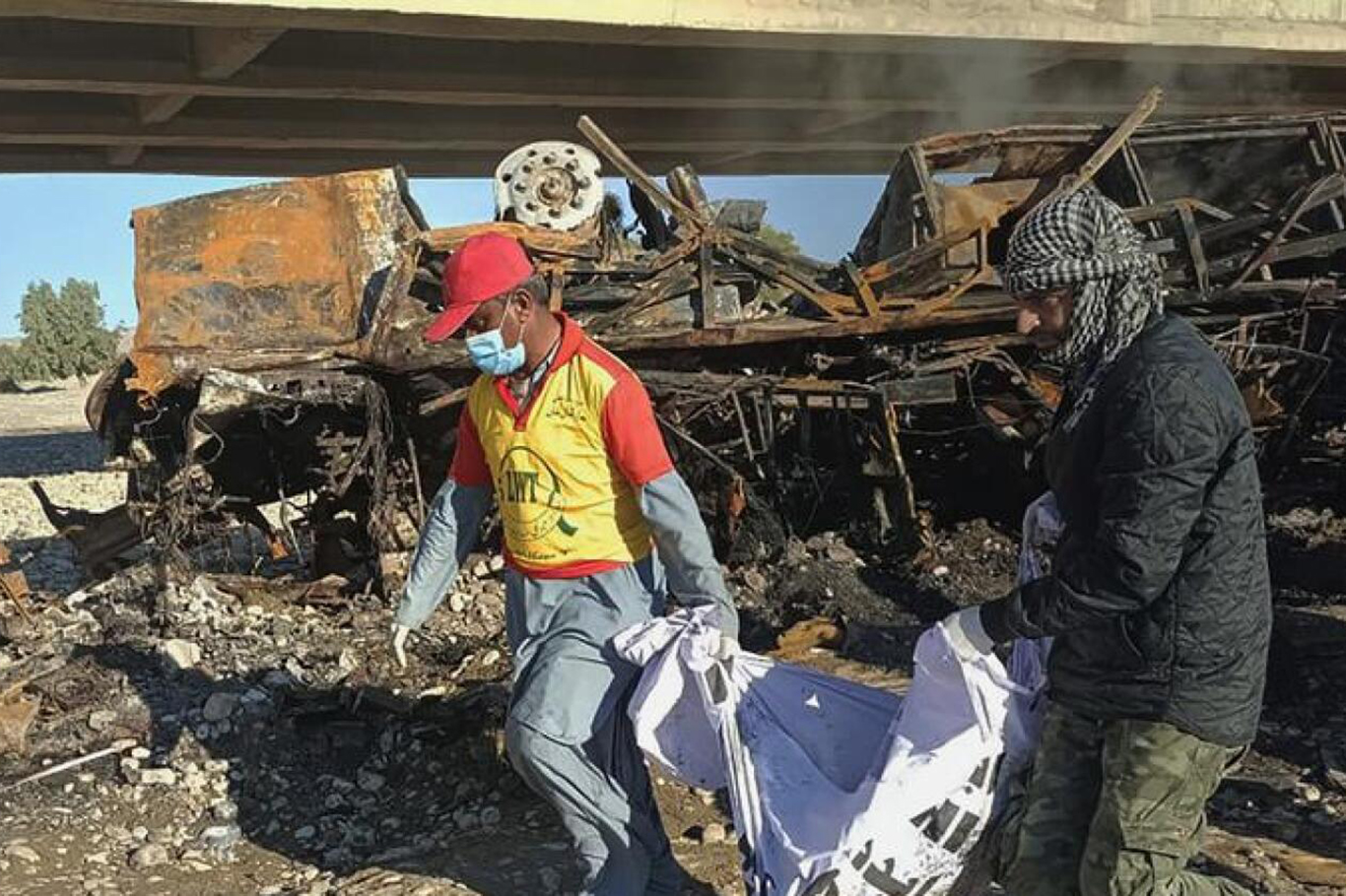At least 44 people killed in Pakistan bus crash
