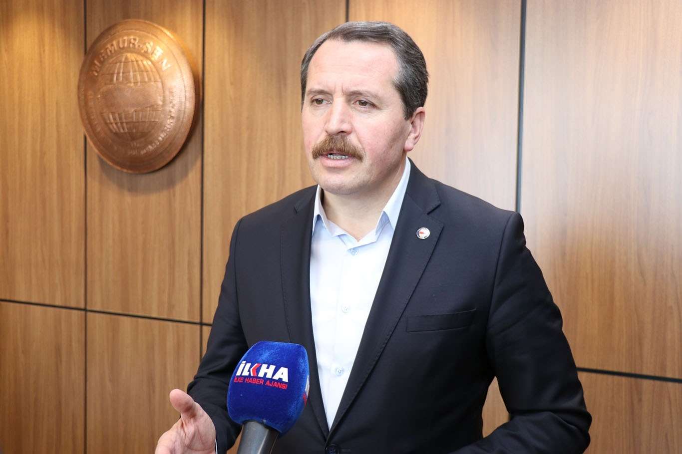 Memur-Sen Başkanı Yalçın: Sıradaki müjde "ilave ek zam" olmalı Memur-Sen Başkanı Yalçın: Sıradaki müjde "ilave ek zam" olmalı