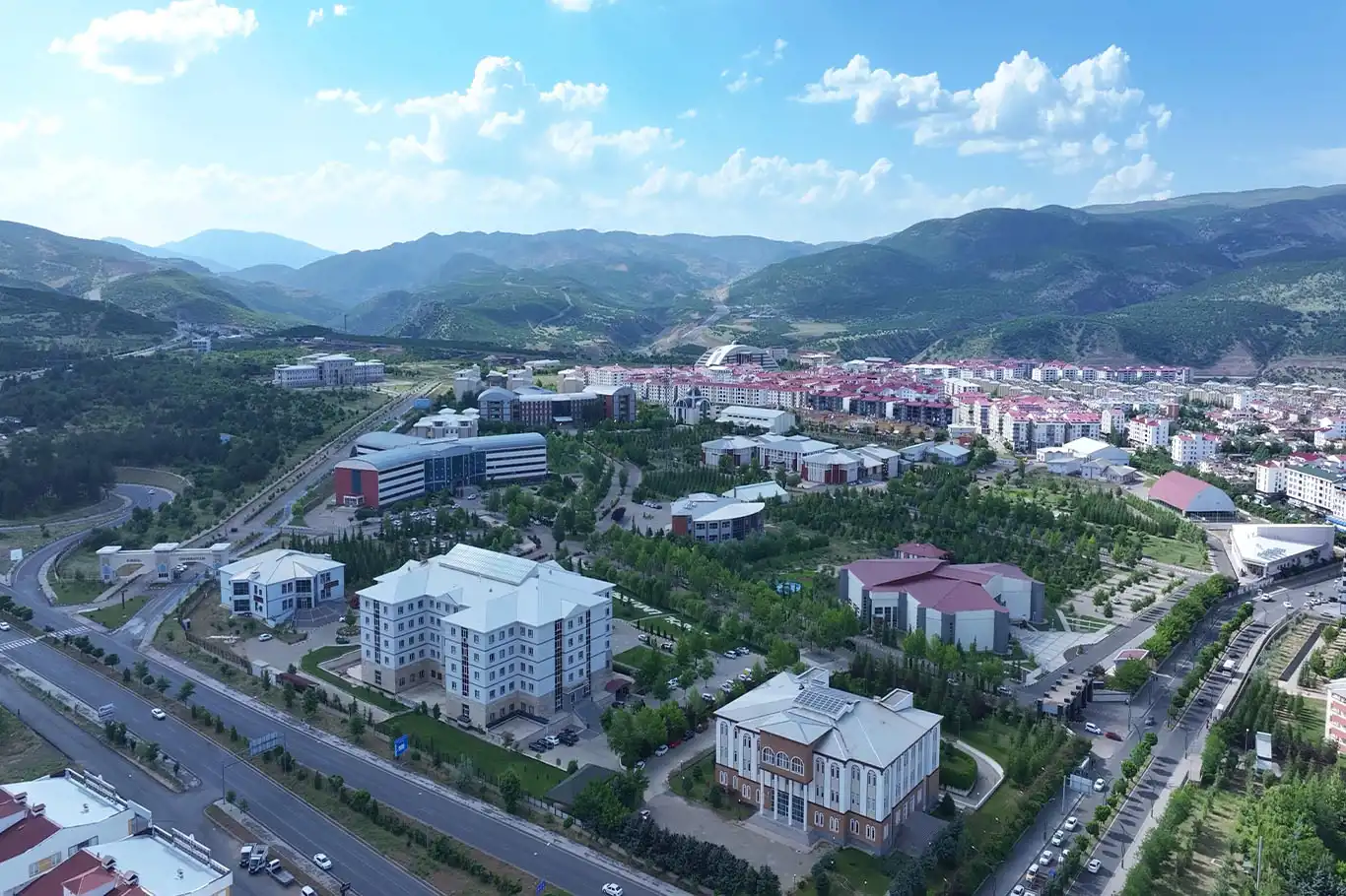 Bingöl Üniversitesi'nden 6 akademisyen "Dünyanın en etkili bilim insanı" arasına girdi Bingöl Üniversitesi'nden 6 akademisyen "Dünyanın en etkili bilim insanı" arasına girdi
